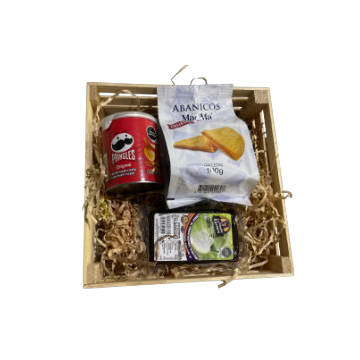 Cesta Dulce Sorpresa CAN-1002: huacal de madera con galletas Macma, papas Pringles y ate La Flor de Morelia